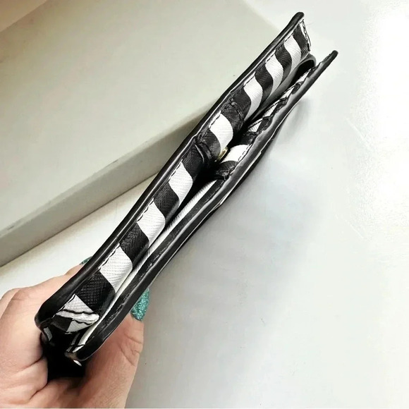 NWOT Henri Bendel West 57th Centennial Stripe XL Smartphone Case/Wallet Bag - Picture 8 of 9